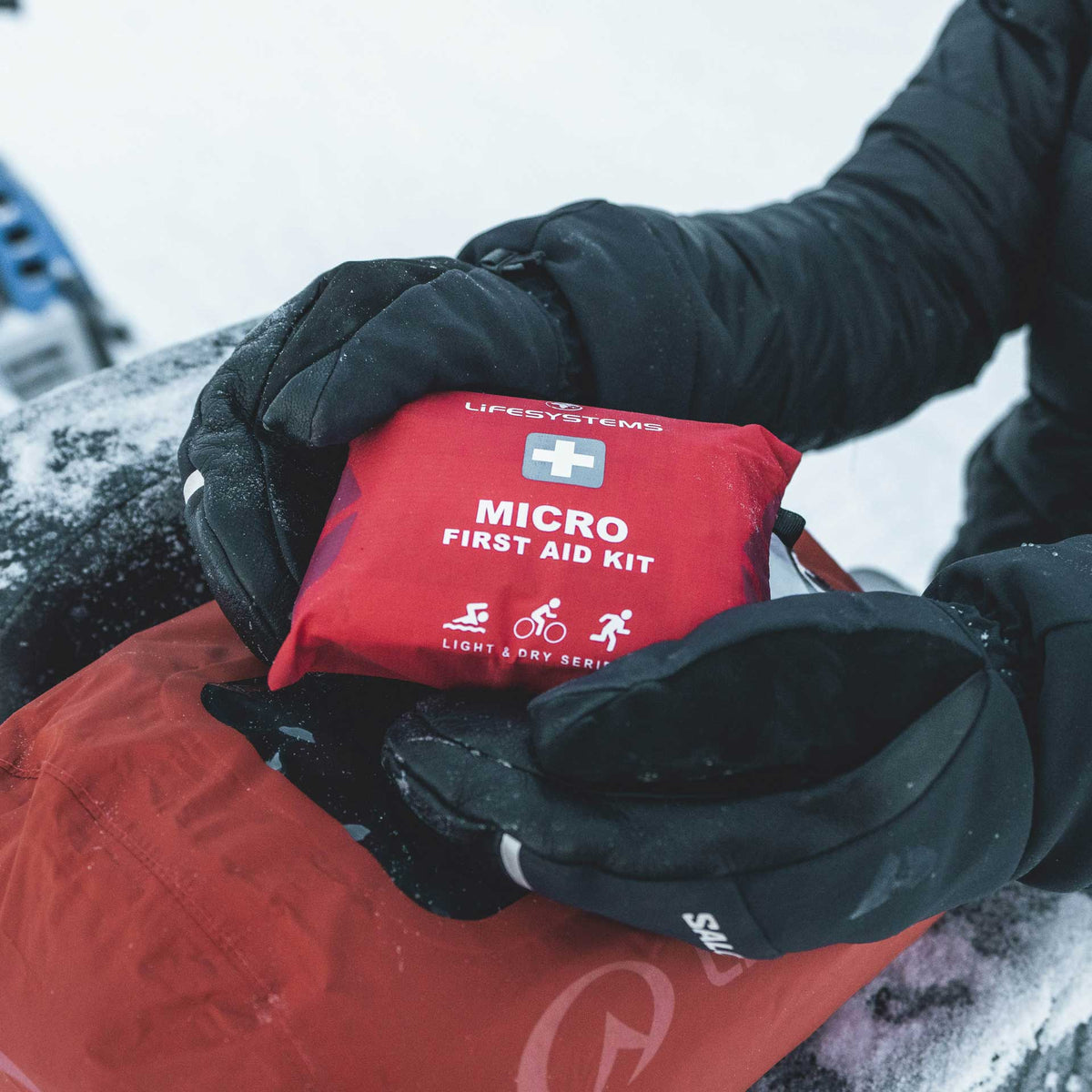 Light & Dry Micro First Aid Kit - Life Systems
