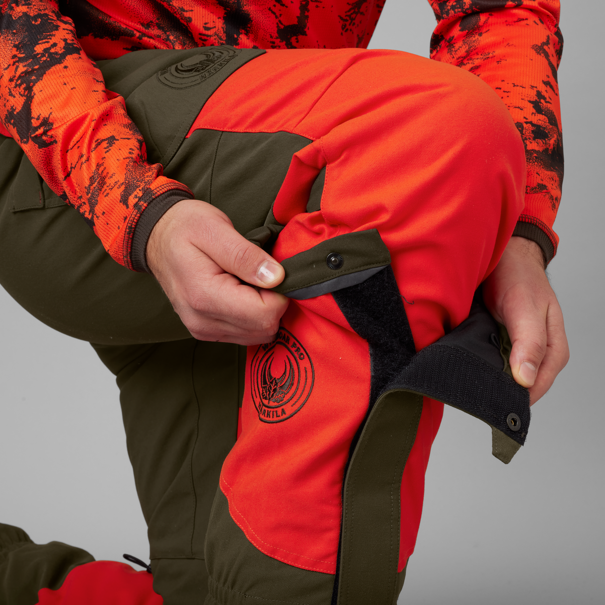 Wildboar Pro - gaiters Orange blaze/Willow green - Härkila