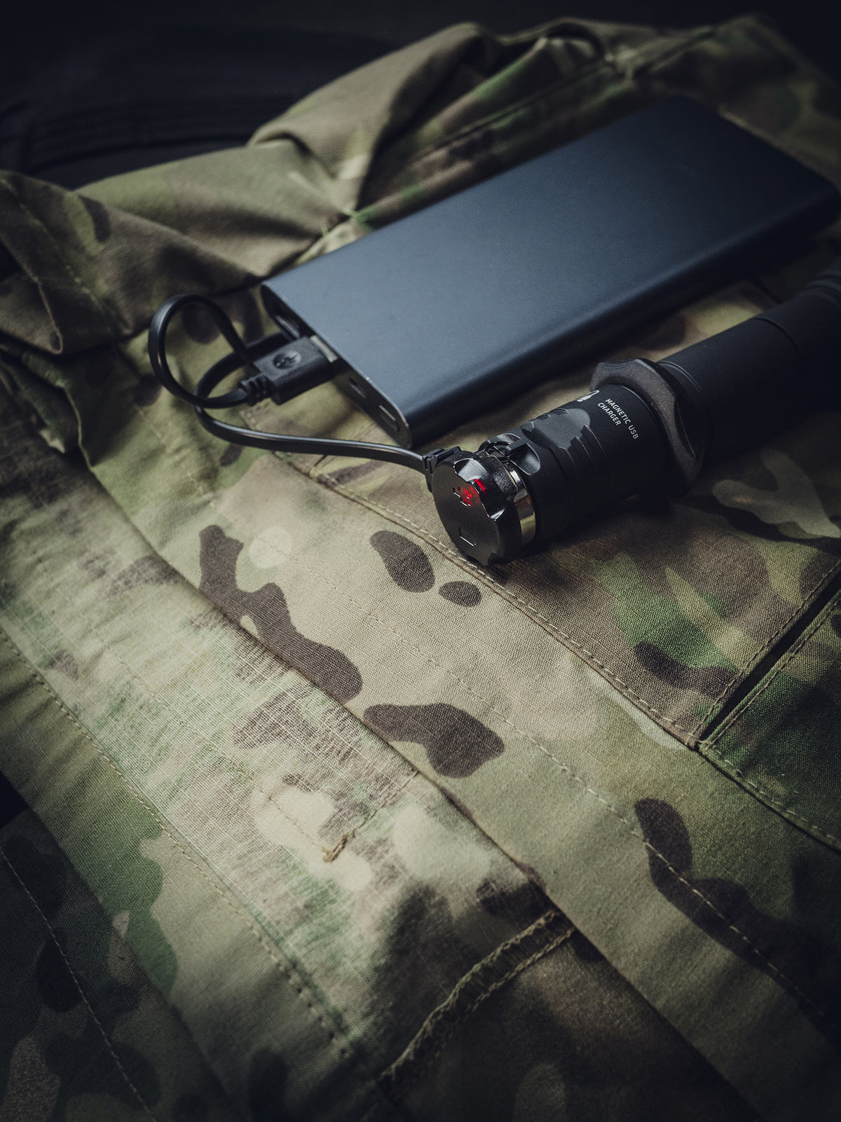 Armytek Magnetic Charger AMC-03 / for Armytek tactical flashlights with magnetic charger / Output 1A /
2 years warranty