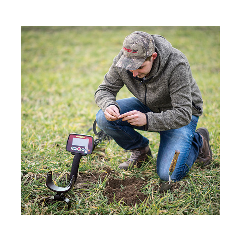 Fisher - F11 metal detector