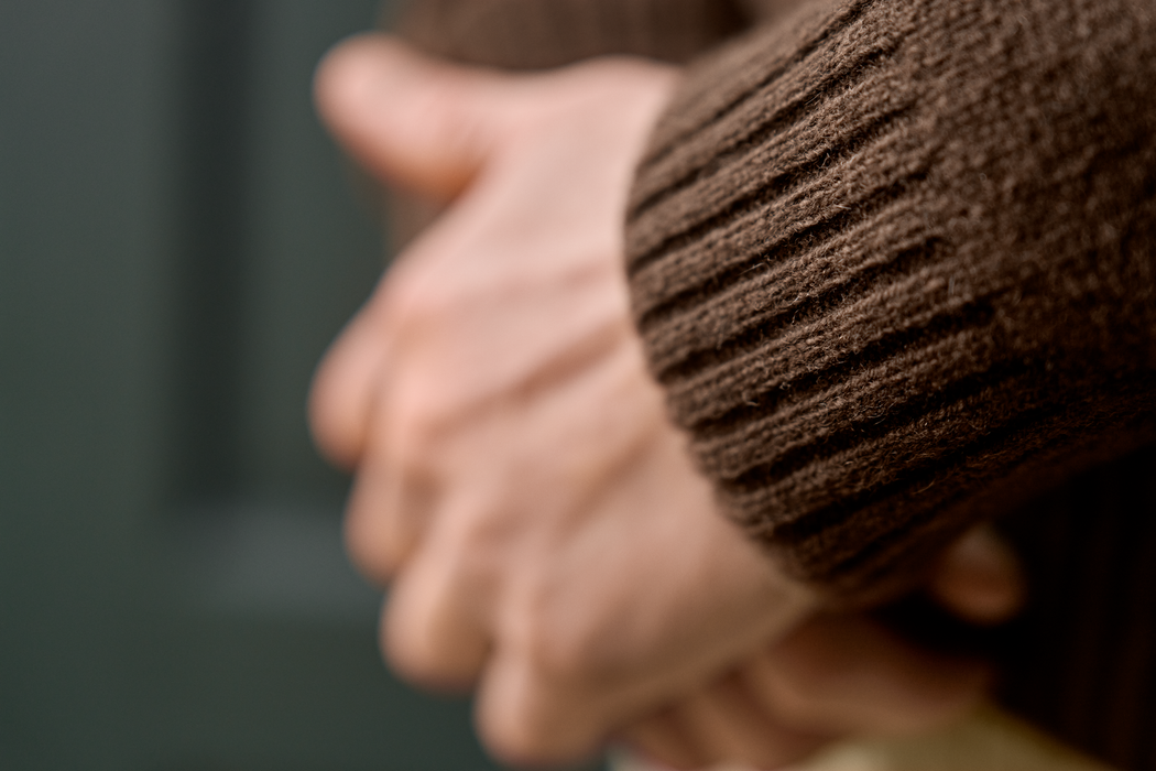 Vincent Merino V-Neck Pullover - Demitasse brown