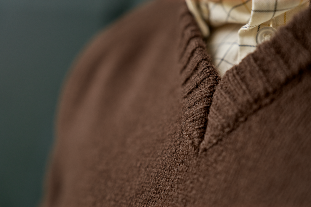 Vincent Merino V-Neck Pullover - Demitasse brown
