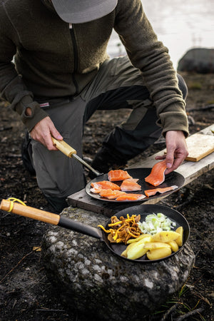 Fry Pan ø 28 cm - Hallmark - Black/Wood
