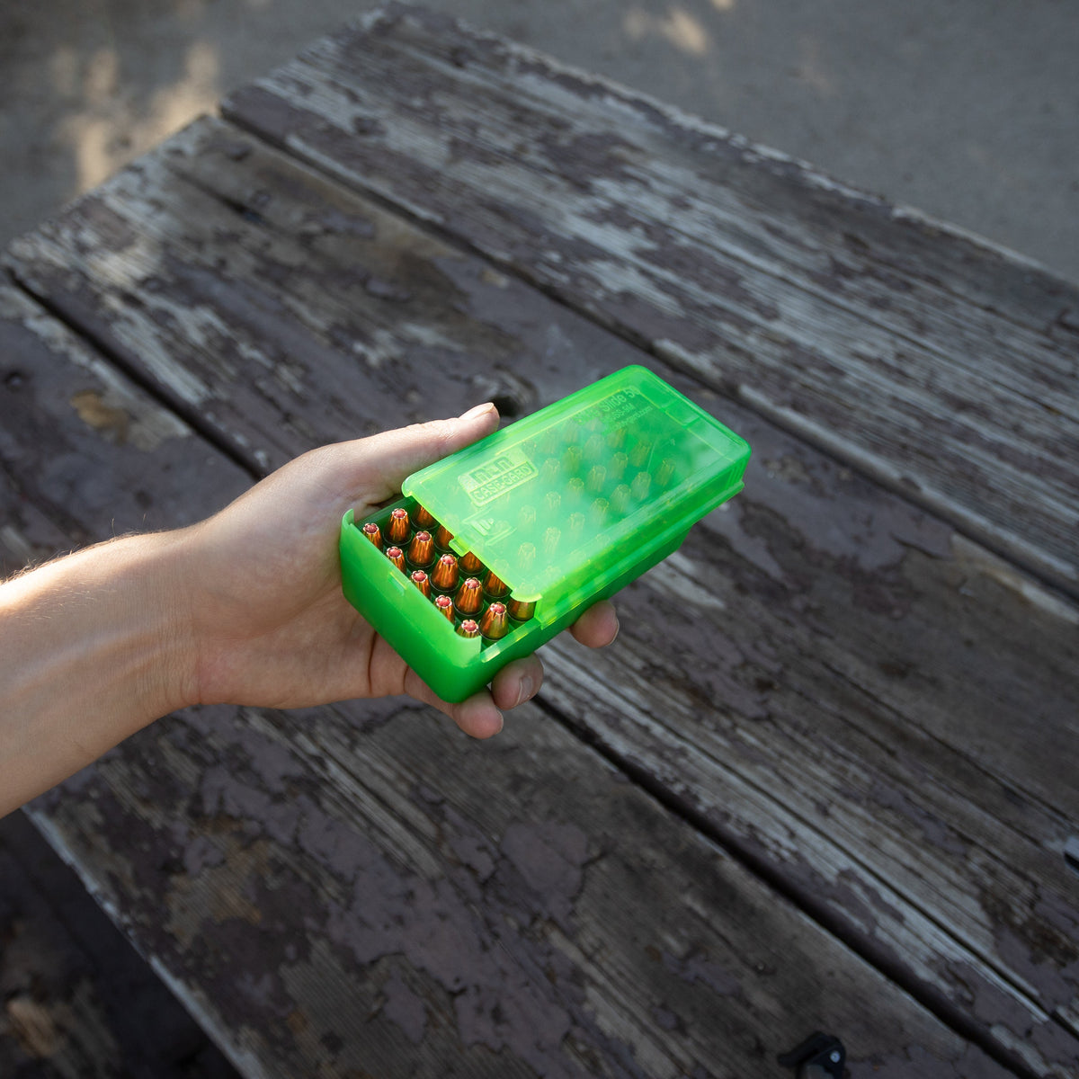 MTM patronbox til pistolammo Kal. 9mm - 50 stk. farve: klar grøn / skydelåg