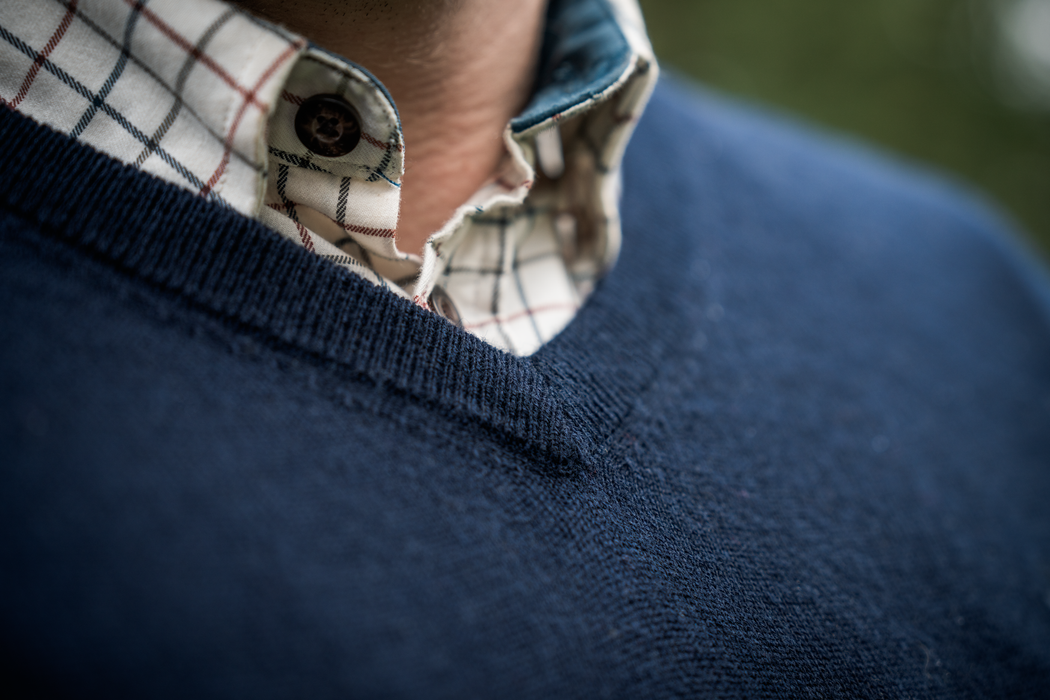 Pine V-Neck Pullover - Dark Sapphire