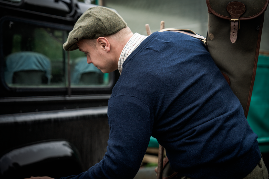 Pine V-Neck Pullover - Dark Sapphire