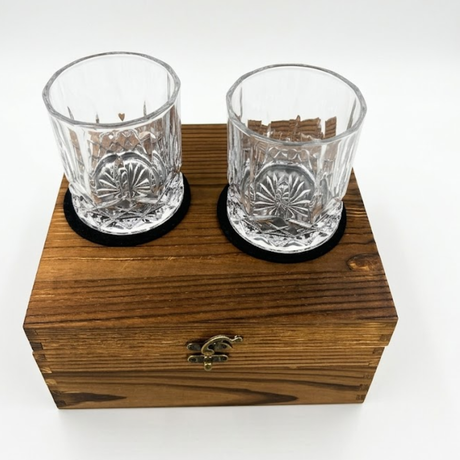 Whiskeyglas med isterninger