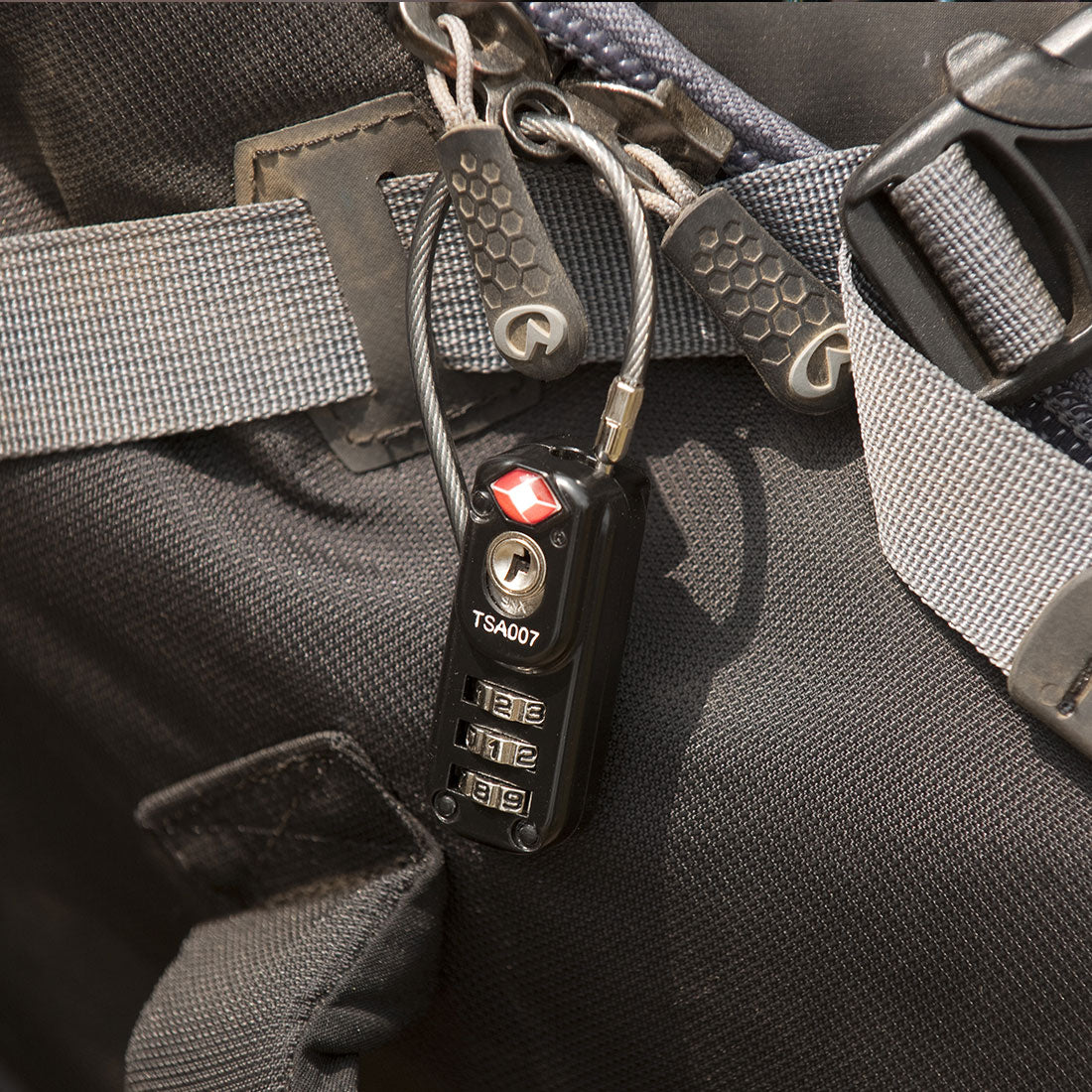 TSA Zipper Lock - Life Venture