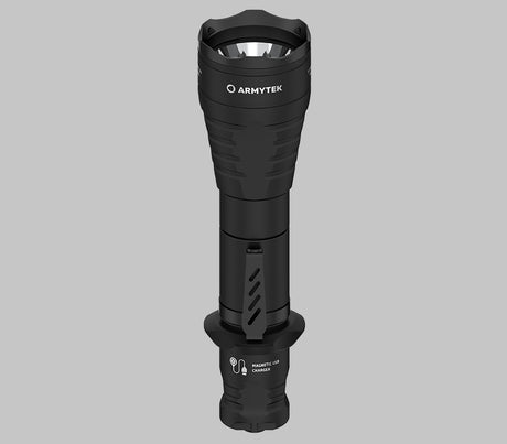 Armytek Predator Pro Magnet USB - Varm - 1400 lm - 5°:40°
