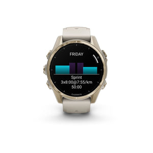 fēnix® 8 – 43 mm, AMOLED, Sapphire, Soft Gold med Fog Grey/Dark Sandstone silikonerem