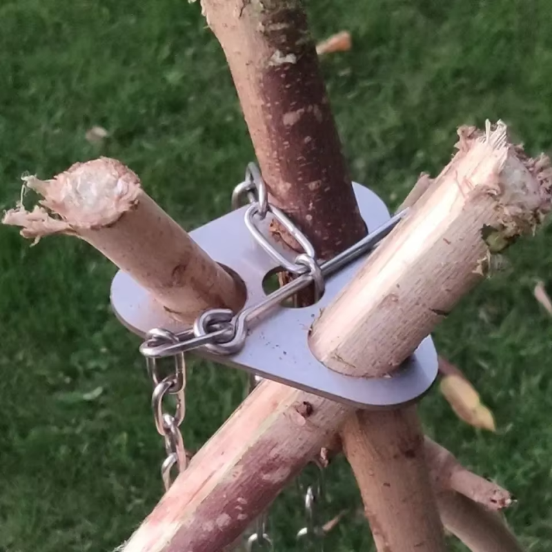 Globuz - Bushcraft Campfire Tripod