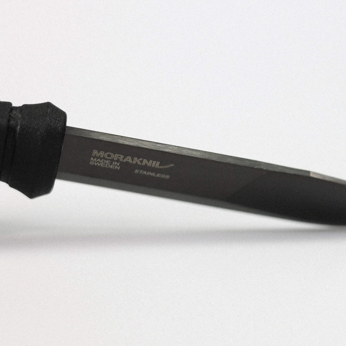 Mora 2000 (S) Black Edition - Morakniv