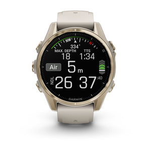 fēnix® 8 – 43 mm, AMOLED, Sapphire, Soft Gold med Fog Grey/Dark Sandstone silikonerem