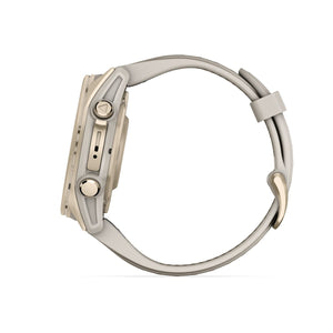 fēnix® 8 – 43 mm, AMOLED, Sapphire, Soft Gold med Fog Grey/Dark Sandstone silikonerem